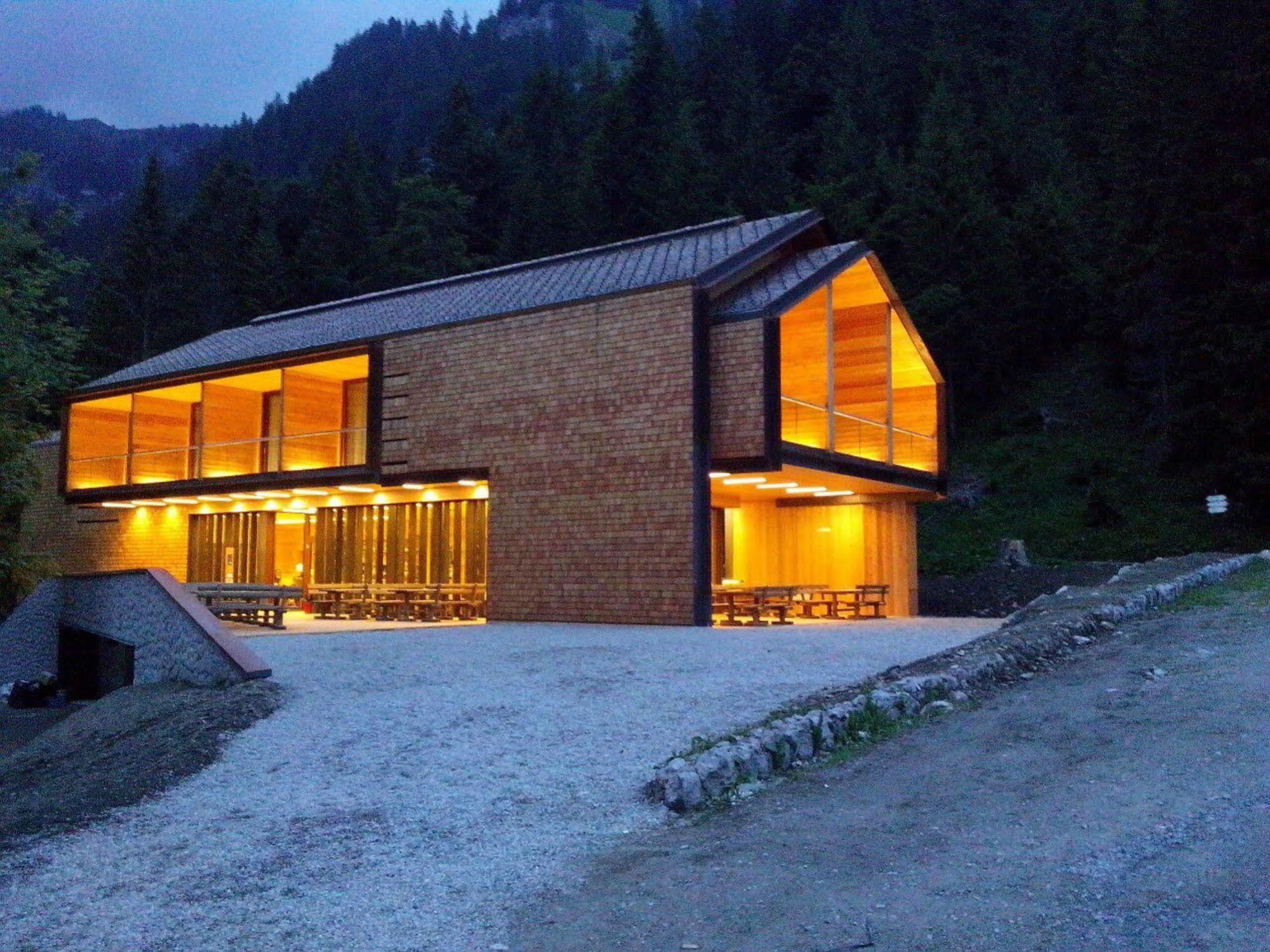 Vallesinella Hotel Restaurant Bar Мадона ди Кампильо Екстериор снимка